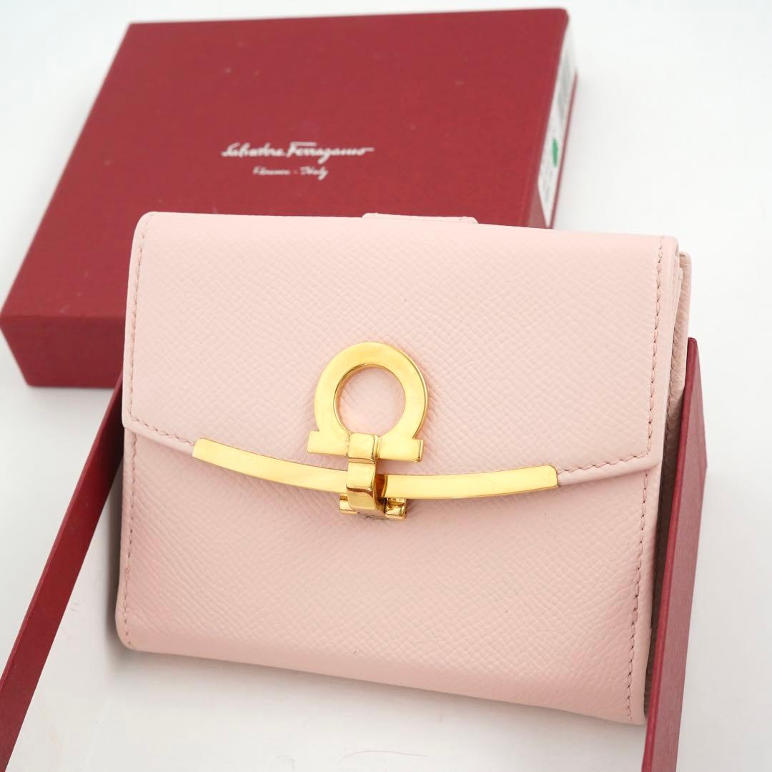 ✨未使用展示品・箱付き✨ Ferragamo ミニ財布 ガンチーニクロジャー ✨未