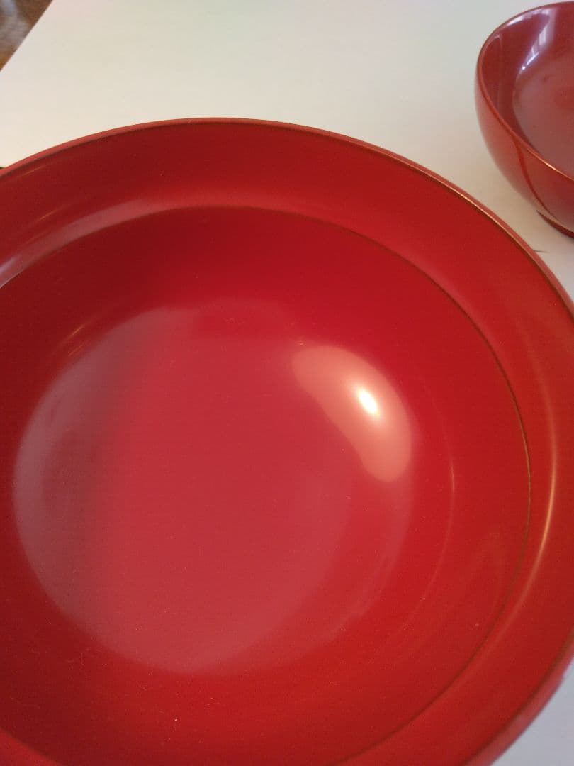 輪島塗赤い漆器 椀 金色の模様