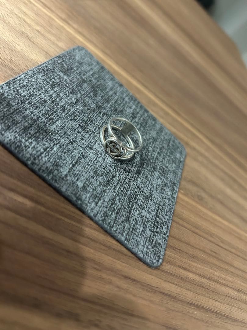 GUCCI シルバー インフィニティリング