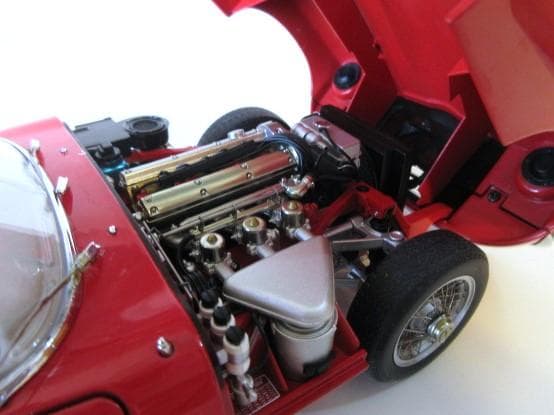 いたりあだいすきさん専用 AUTOart 1/18 ジャガー Eタイプ