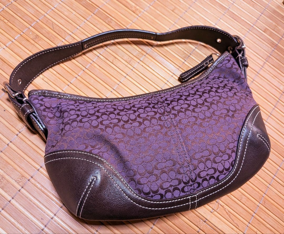 極美品！COACH ミニシグネチャーホーボーワンショルダーバッグ6351ボルドー