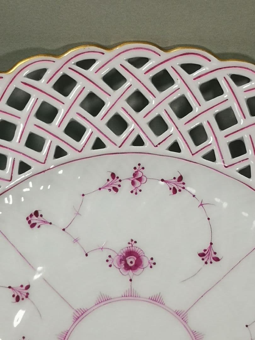 Antique】ロイヤルコペンハーゲン バーガンディ オープンワーク 金彩付き