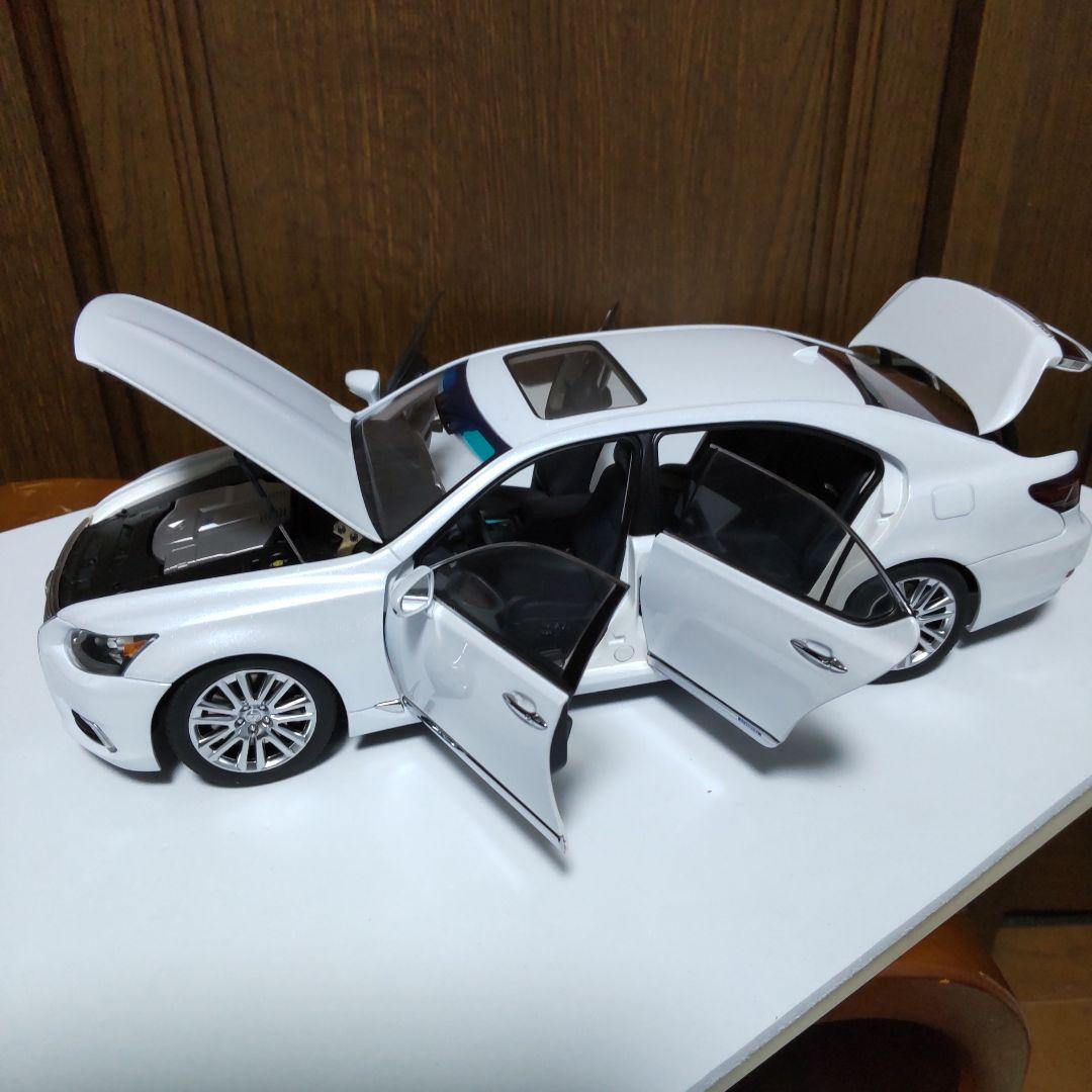 レクサス LS600hL ホワイトパール 1/18 オートアート - メルカリ