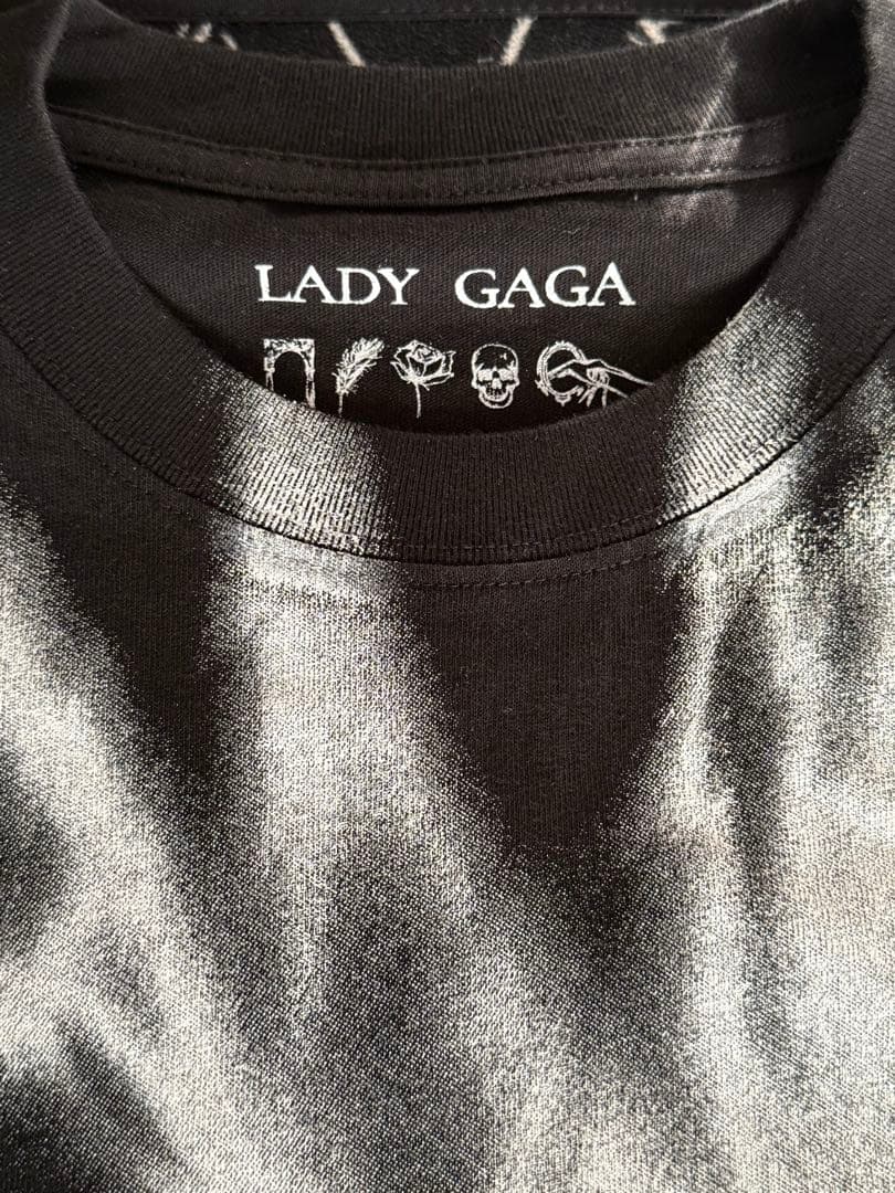 レディーガガ Lady Gaga ツアー クレジット入 Tシャツ Mサイズ 新品
