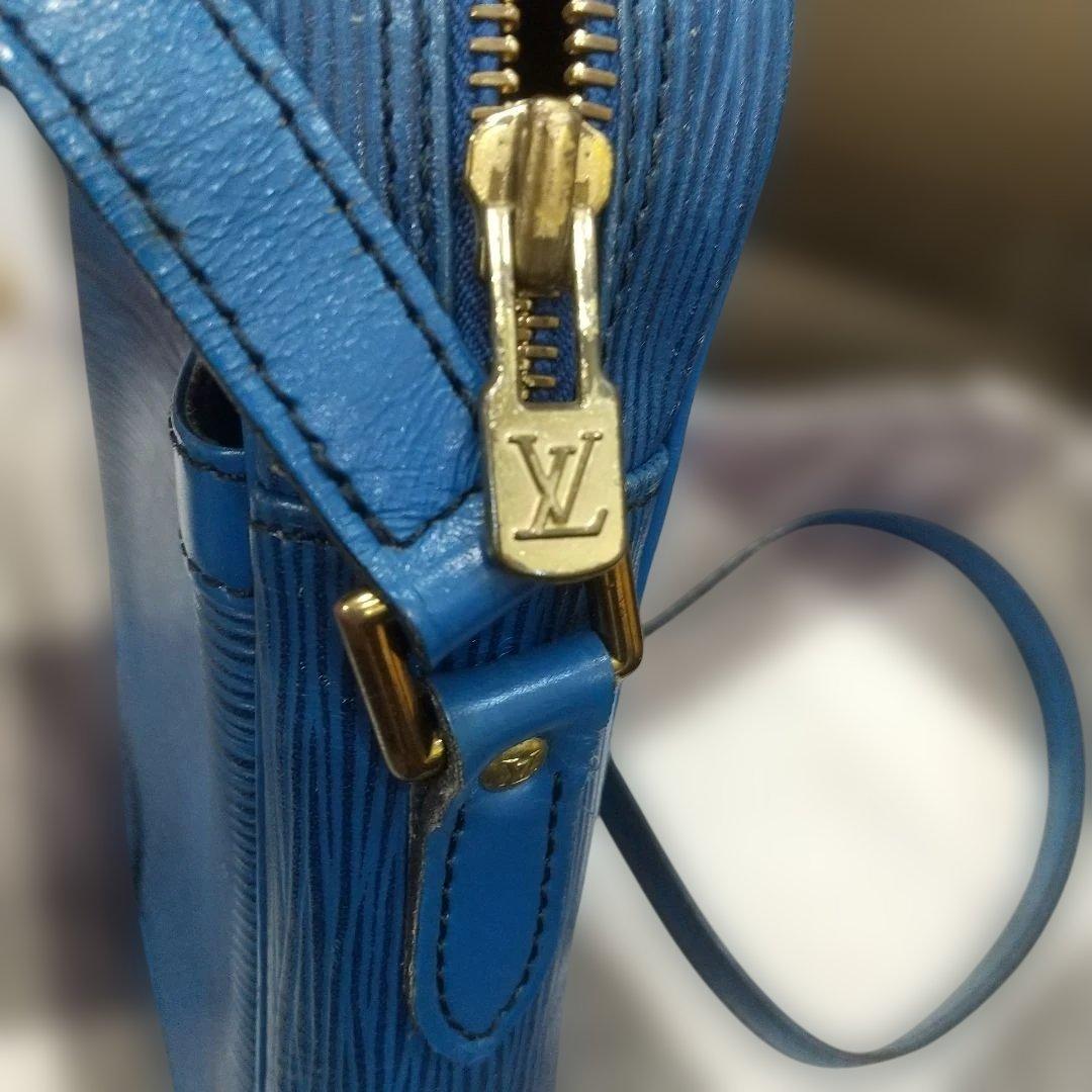 週末価格‼️ ヴィトン エピ ダヌーブ ショルダーバッグ ブルー 難あり