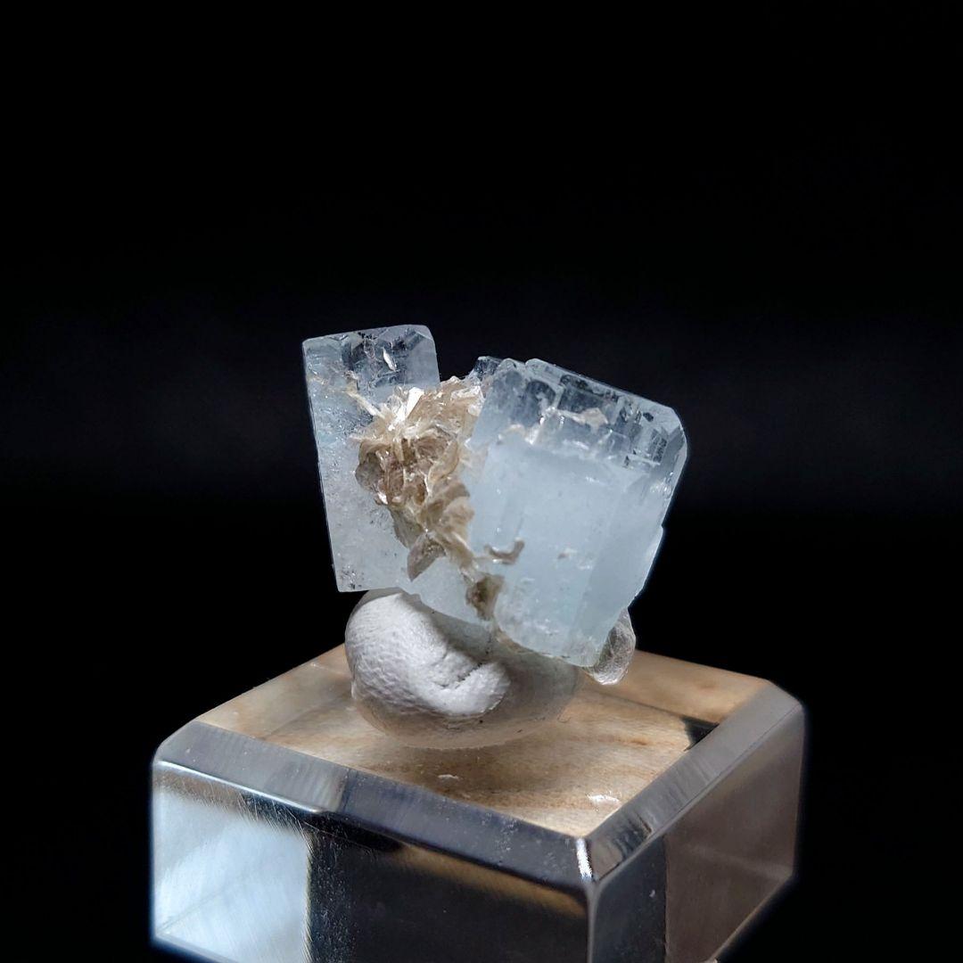 38Ct】パキスタン シガーバレー産 アクアマリン モスコバイト共生 鉱物標本