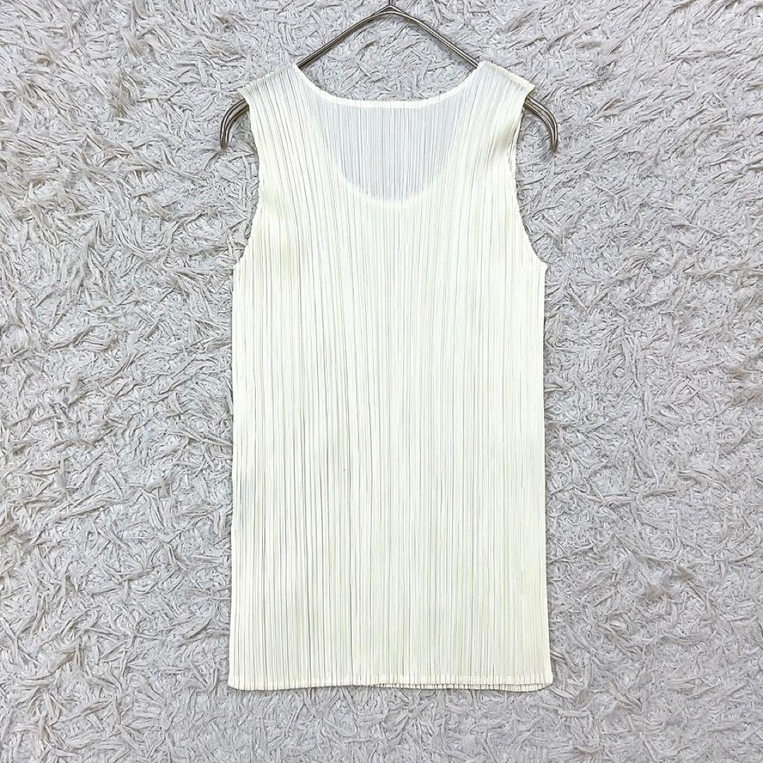 ISSEY MIYAKE イッセイミヤケ プリーツ タンクトップ オフホワイト