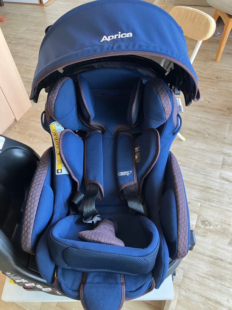 アップリカ　フラディアグロウ　ISOFIX ネイビーシェール