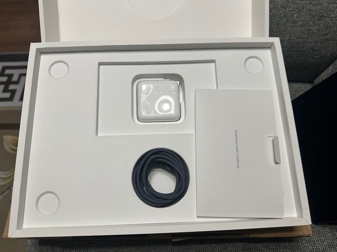 未使用に近い バッテリー100% MacBook Air M3 ミッド