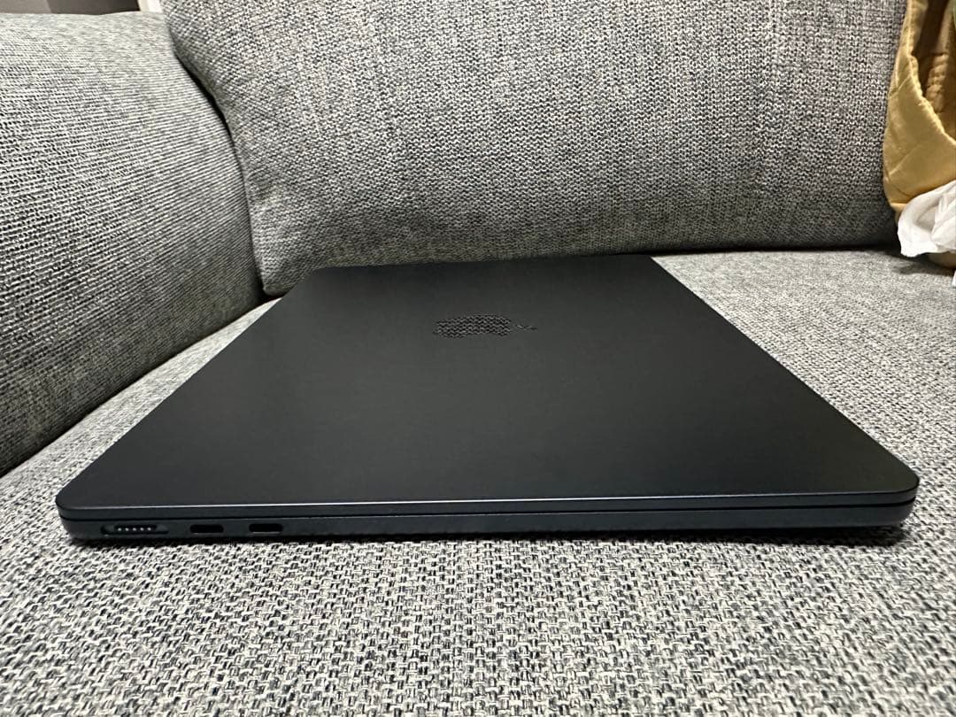 未使用に近い バッテリー100% MacBook Air M3 ミッド