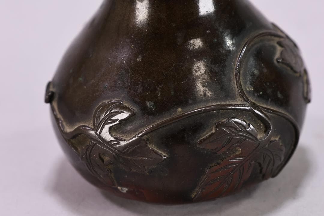 古銅製 赤銅 大明仙徳 瓢箪型 高盛彫刻 蜻蛉蔦紋 置物 一輪挿し 花器