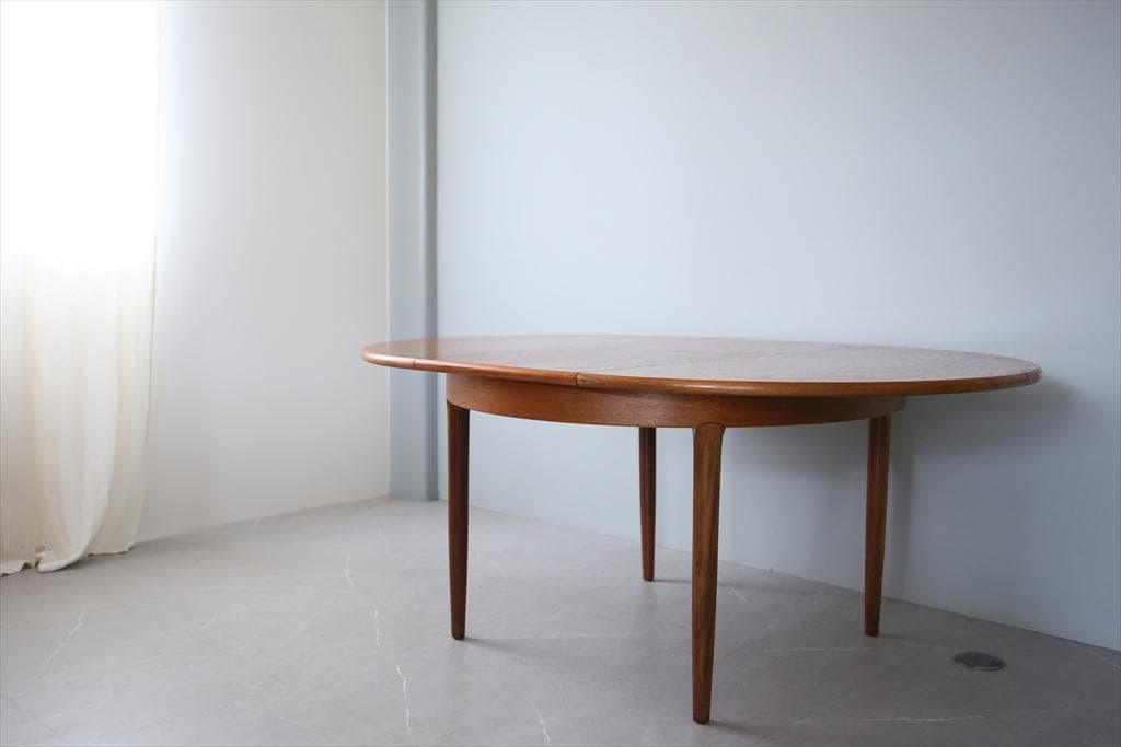 英国アンティークMeredewメレビュー製ラウンドダイニングテーブル89-145