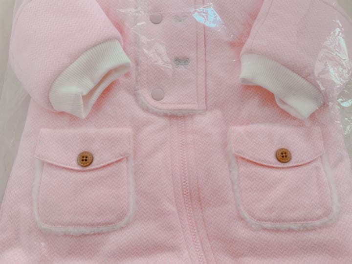 新品タグ付き☆ファミリア　familiar ジャンプスーツ　７０サイズ　ピンク