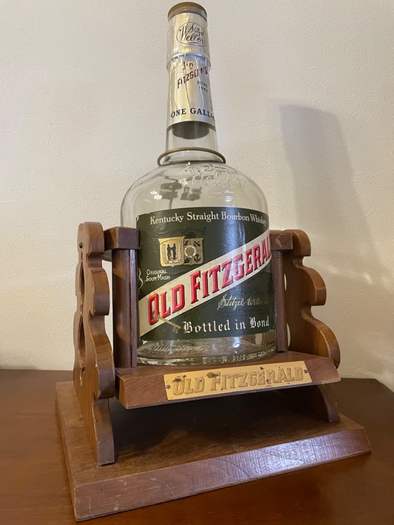 ★オールドフィッツジェラルド ガロンビン ディスプレイチェア ビンテージ★ 2026年最新】OLD FITZGERALD 食品・飲料・酒の人気アイテム - メルカリ