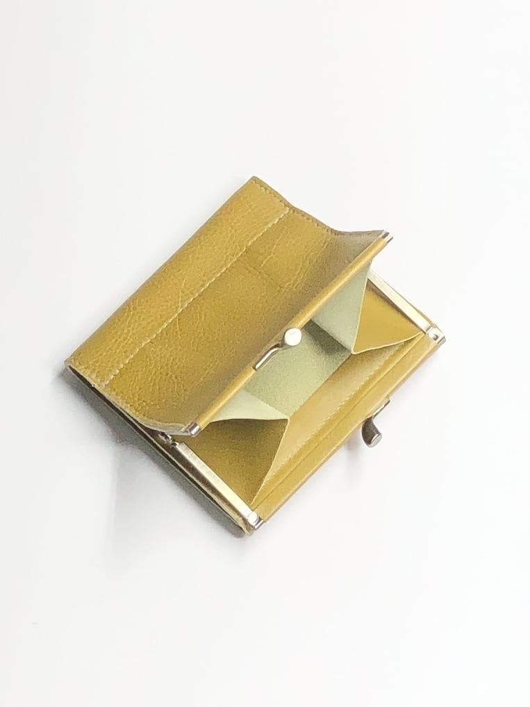 新品未使用]イルビゾンテ がま口二つ折り財布 販売済み 新品未使用