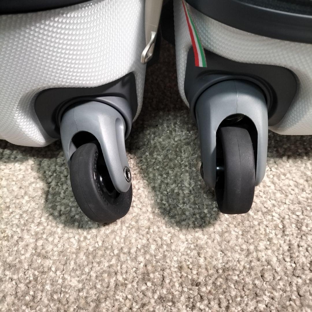 未使用品 ロンカートキャリーケース ホワイト 63L 展示品(2511A②