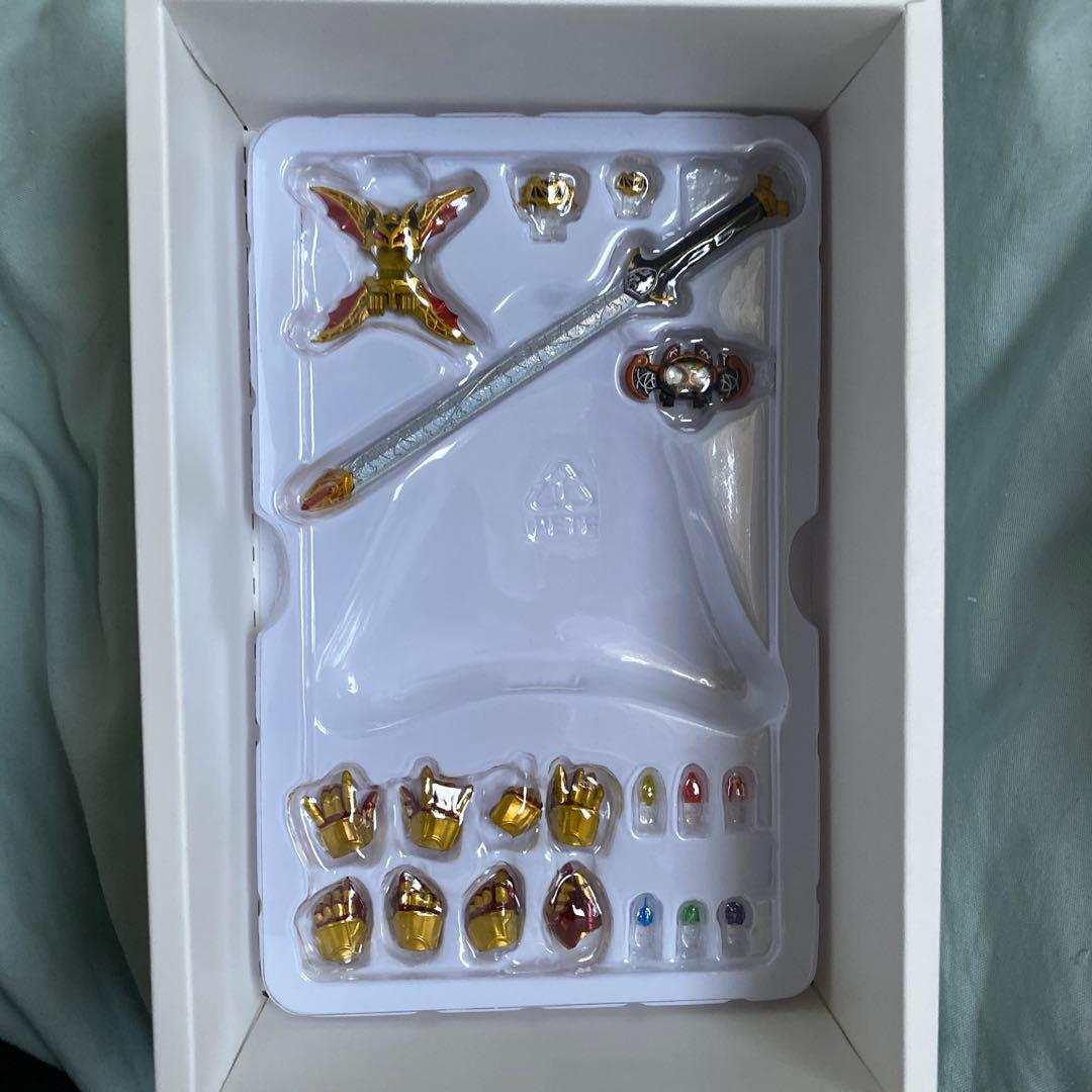 真骨彫製法　仮面ライダーキバ　エンペラーフォーム　フィギュアーツ