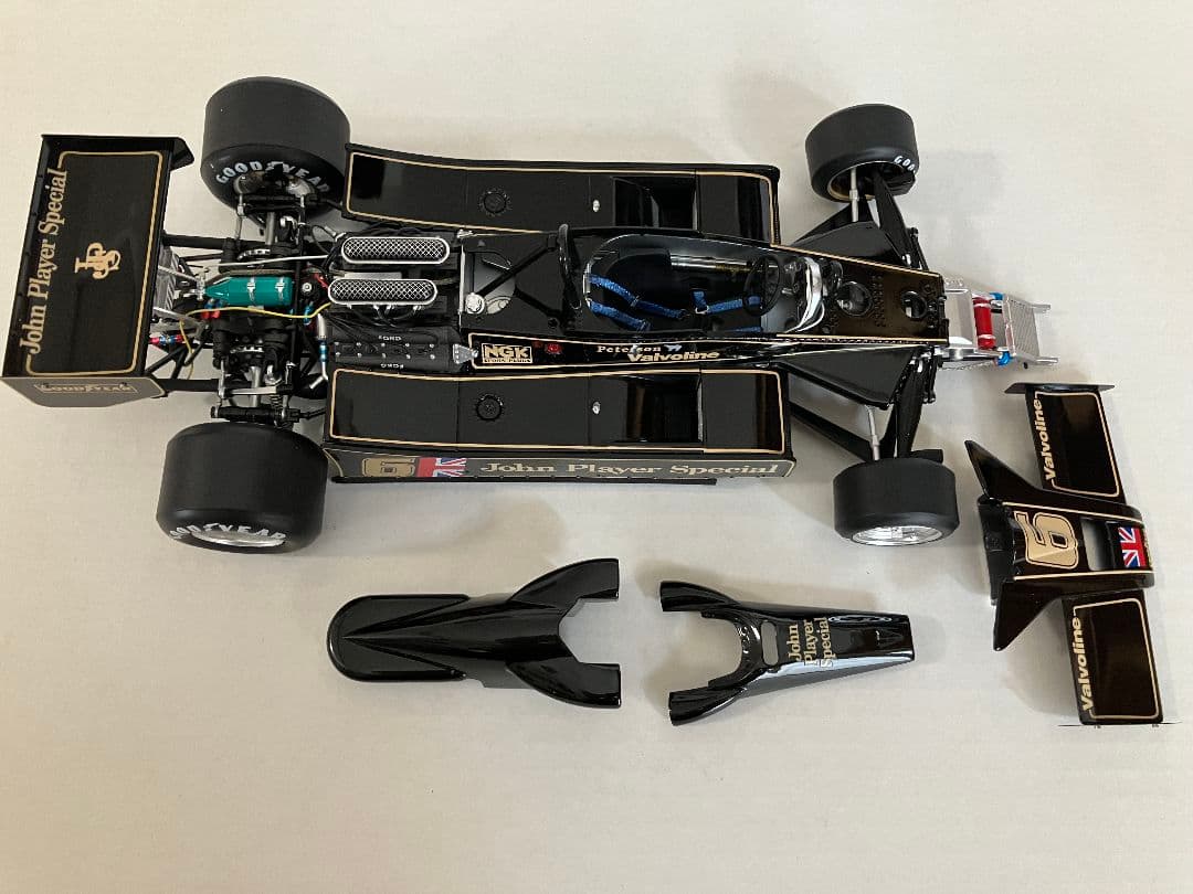 O⑧ ロータス78 ミニカー 1/18 ロニー・ピーターソン JPS仕様