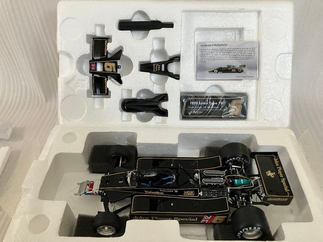 O⑧ ロータス78 ミニカー 1/18 ロニー・ピーターソン JPS仕様