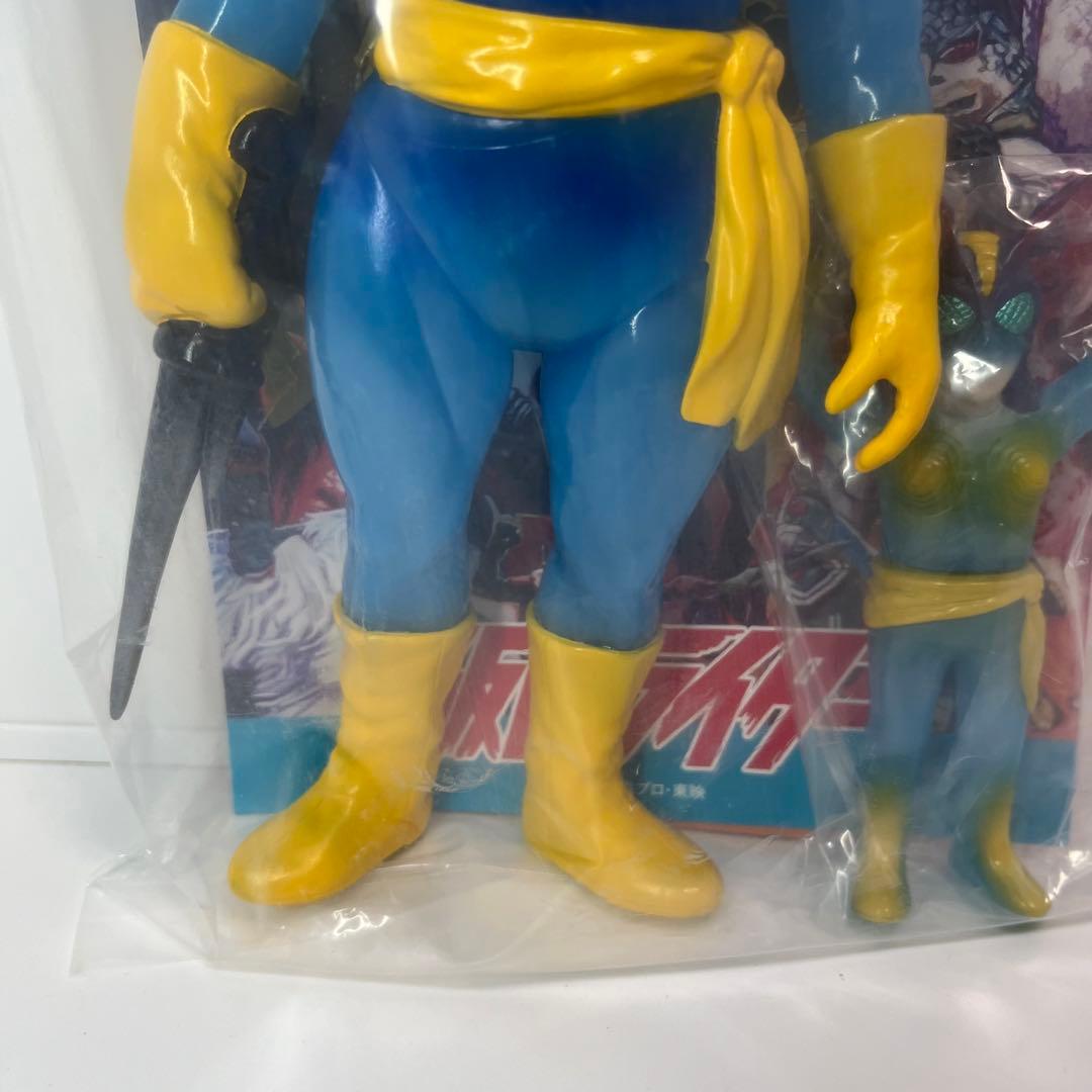 メディコム・トイ×東映レトロソフビ 蜂女（新色）＋ミニソフビ 仮面