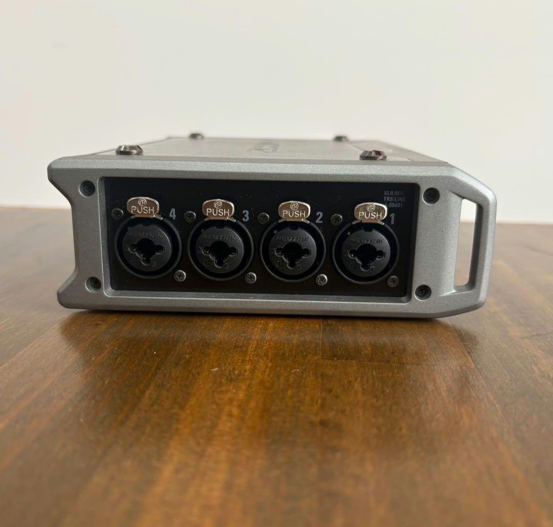 ZOOM F4 マルチトラック フィールドレコダー