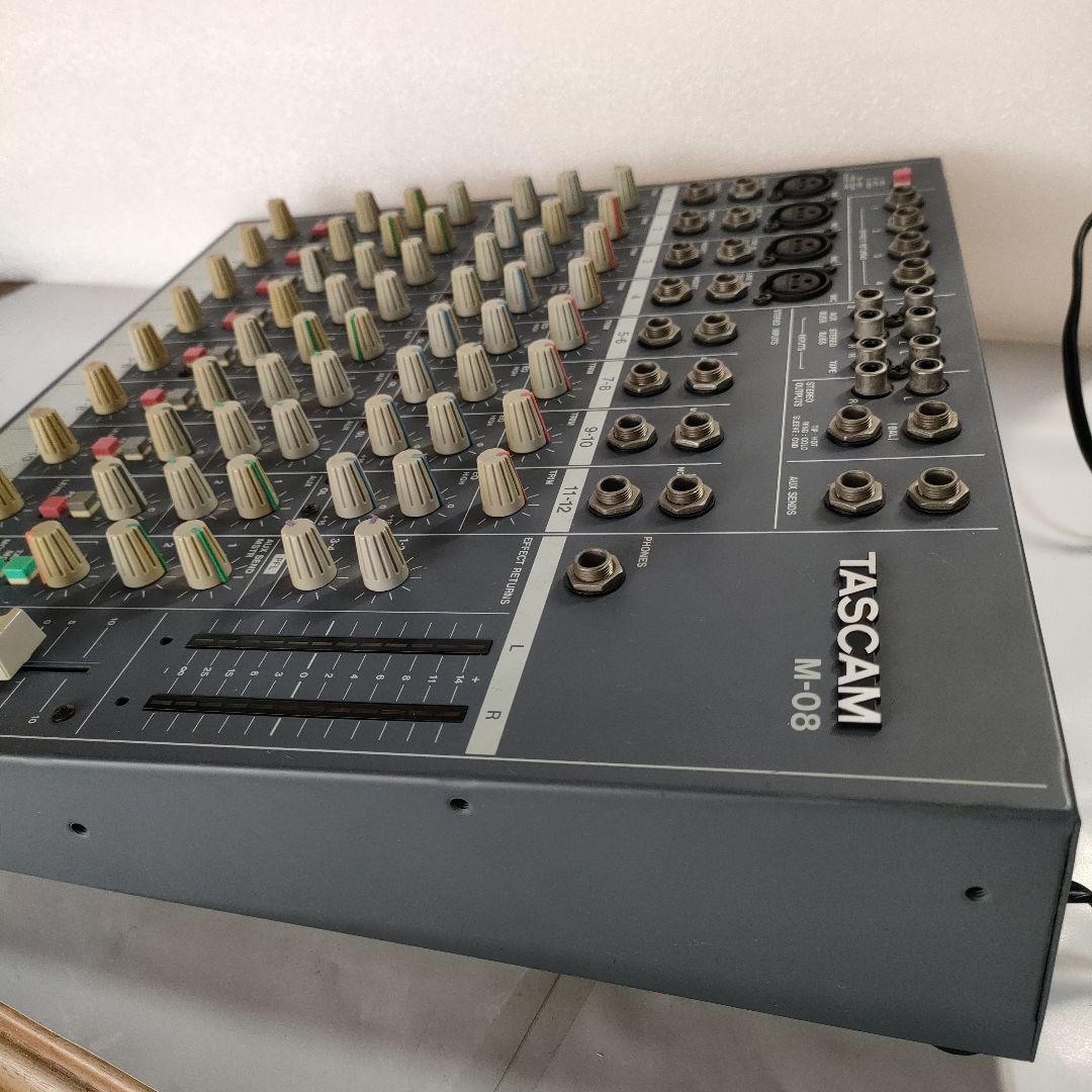 TASCAM M-08 アナログミキサー