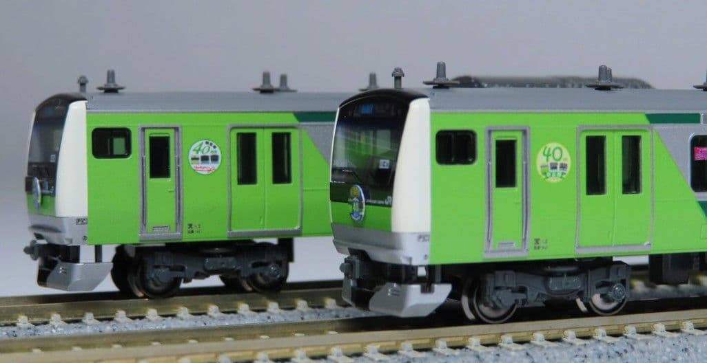 型番10-2108Z　E233系埼京線開業40周年記念ラッピング　限定品