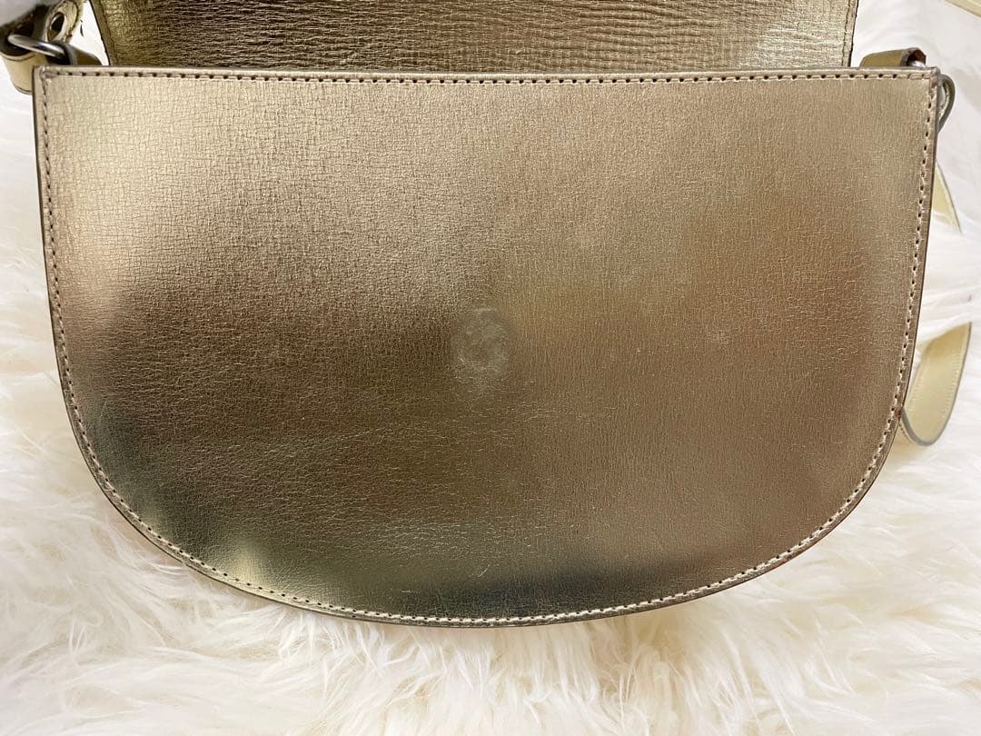 A.P.C. アーペーセー　ルクセンブルクゴールドショルダーバッグ