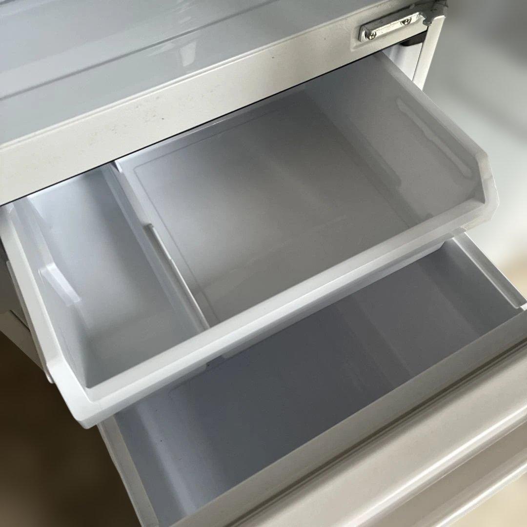 【年内購入の場合、価格交渉可能】 AQUA冷蔵庫　AQR-20K-W 1人用