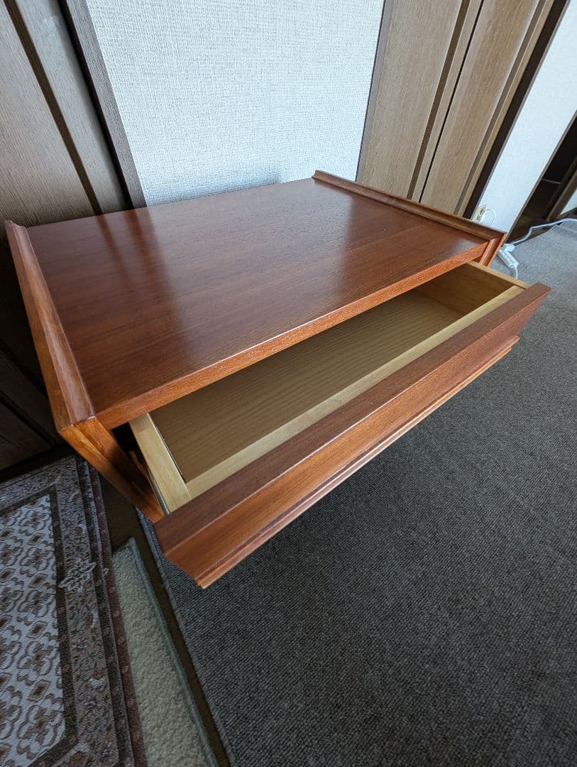 週末限定値下げ アクメファニチャー ナイトテーブル - メルカリ