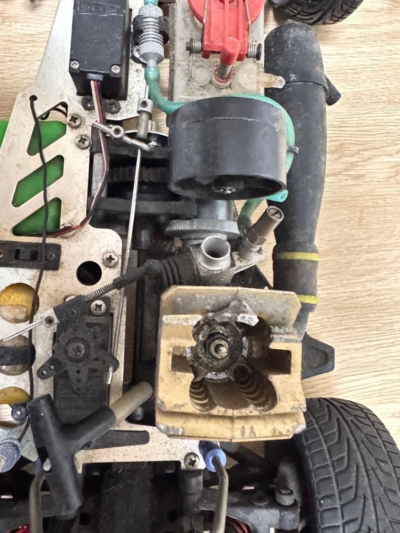 ラジコンカー 油圧サスペンション メタルシャーシ