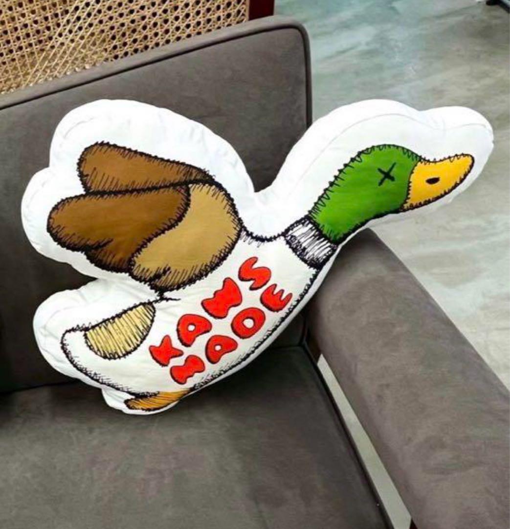 HUMAN MADE CUSHION KAWS #2 カウズコラボクッション