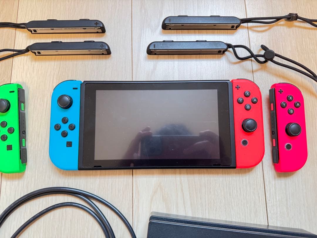 Nintendo Switch 本体 + 付属品【箱・説明書無し】