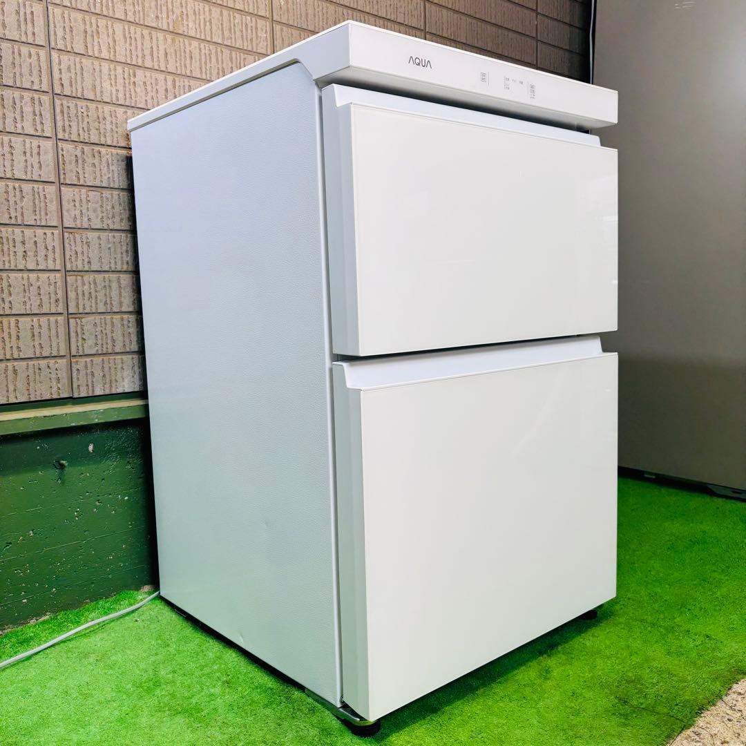 美品 2023年製 100L 冷凍庫 AQUA ガラス天板【地域限定配送無料】