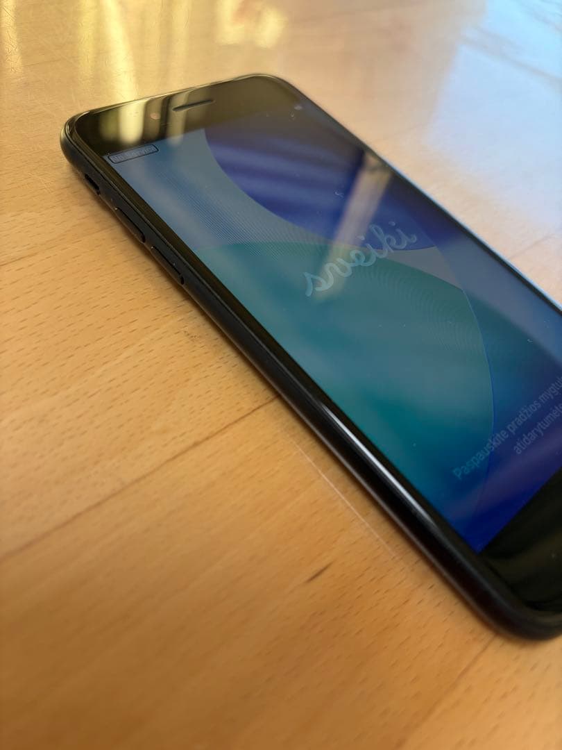 iPhone SE 第二世代　ブラック