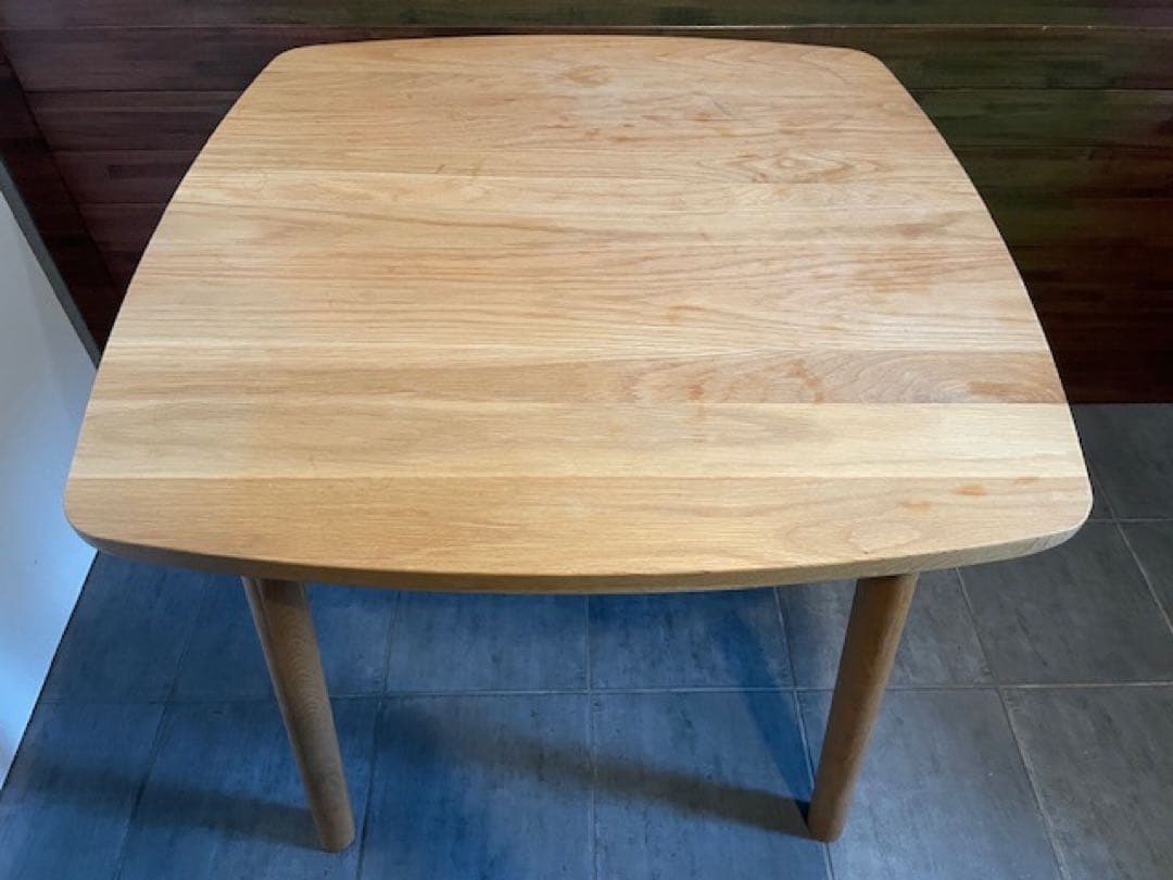 ウニコ　ソルク　テーブル