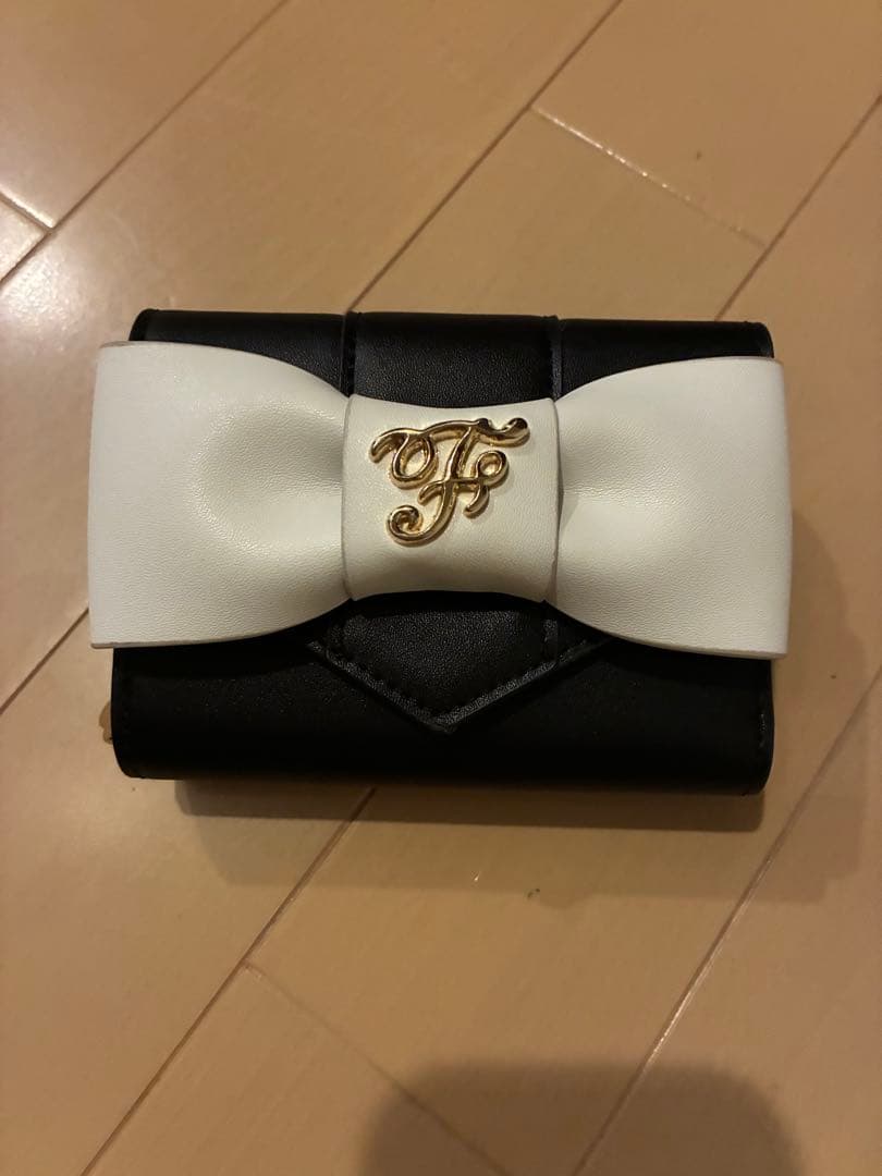 メゾンドフルールマリクワコラボ三つ折り財布