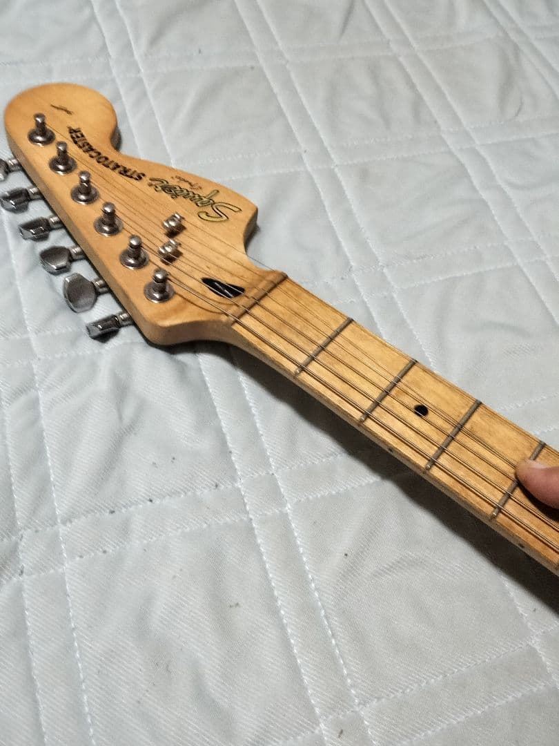 Squier スクワイヤー ストラト standard メイプル指板 ケース付