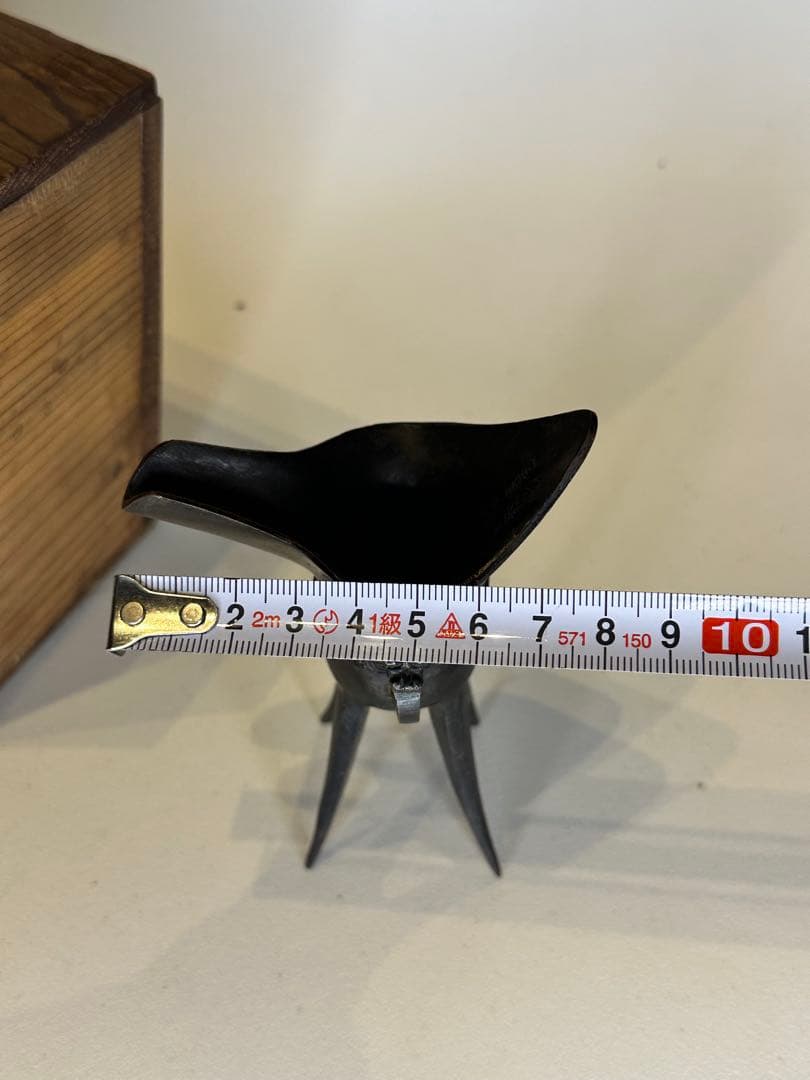 青銅器 三足 酒樽 古美術 中国 木製箱付き 内側文字入りの通販はau PAY