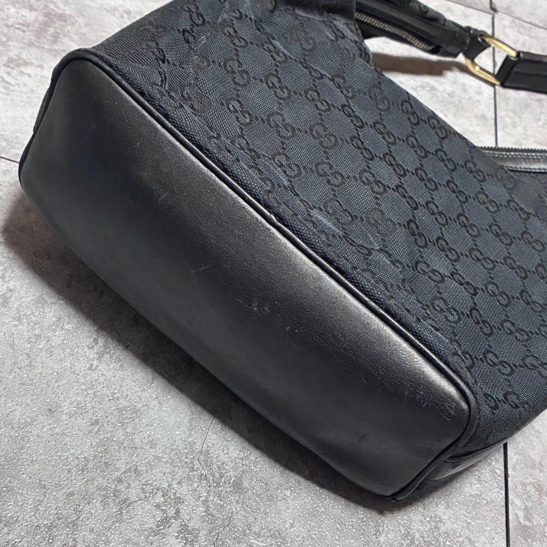 グッチ　ワンショルダーバッグ　ブラック　ggキャンバス　総柄　変形　レザー