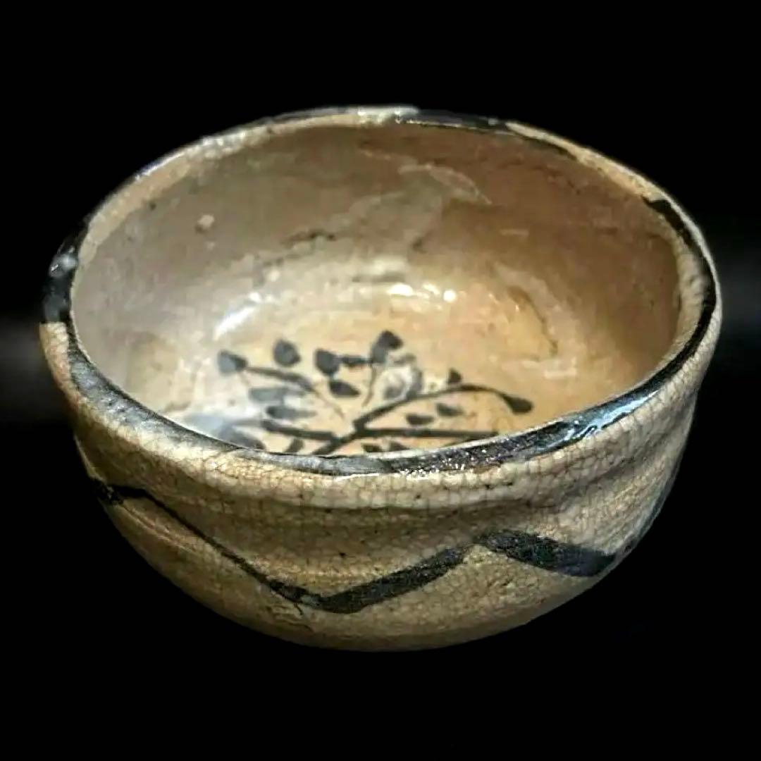 美しい古美術◾️蔵からかなり古そうな年代物の古志野焼か古