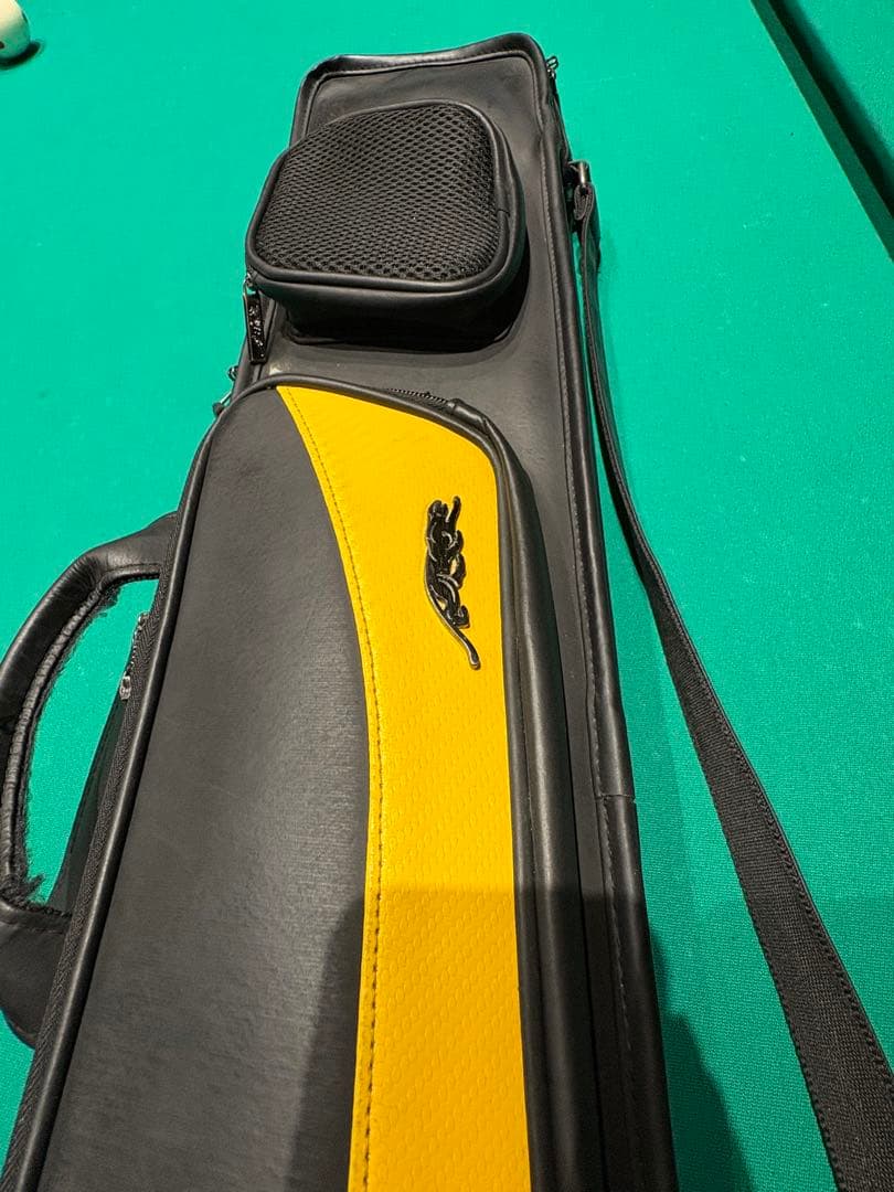 プレデター THRONE3-2ビリヤードキュー&キューケース　Revo11.8