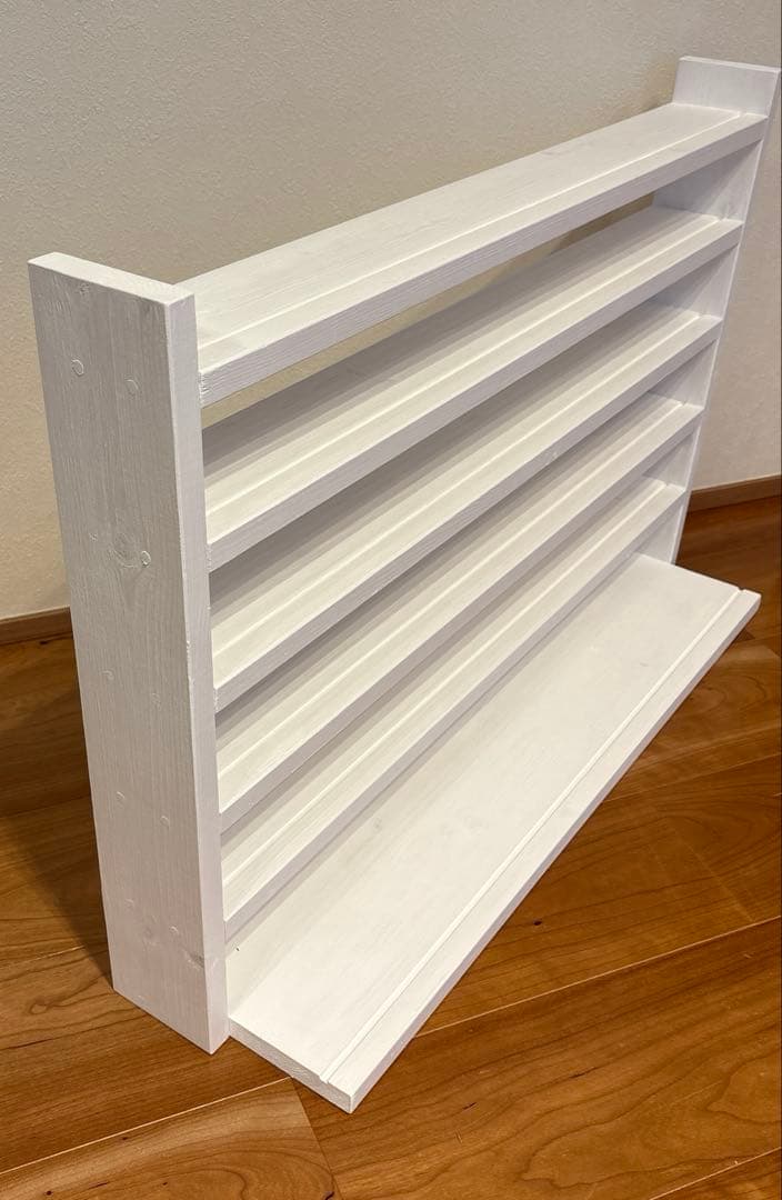 ゆ様専用 トミカ収納棚6段 最下段幅広タイプ 白塗装 パイン材