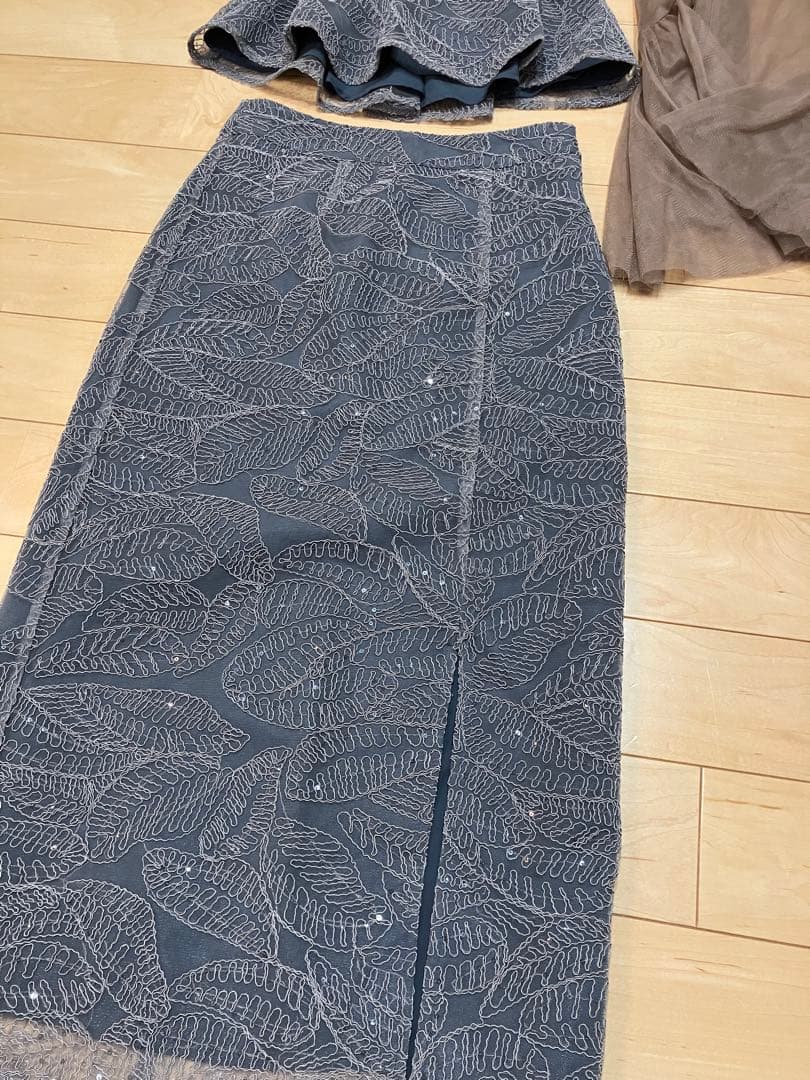 k*︎様 【leja】スパンコールビジューボタンセットアップワンピース グレー