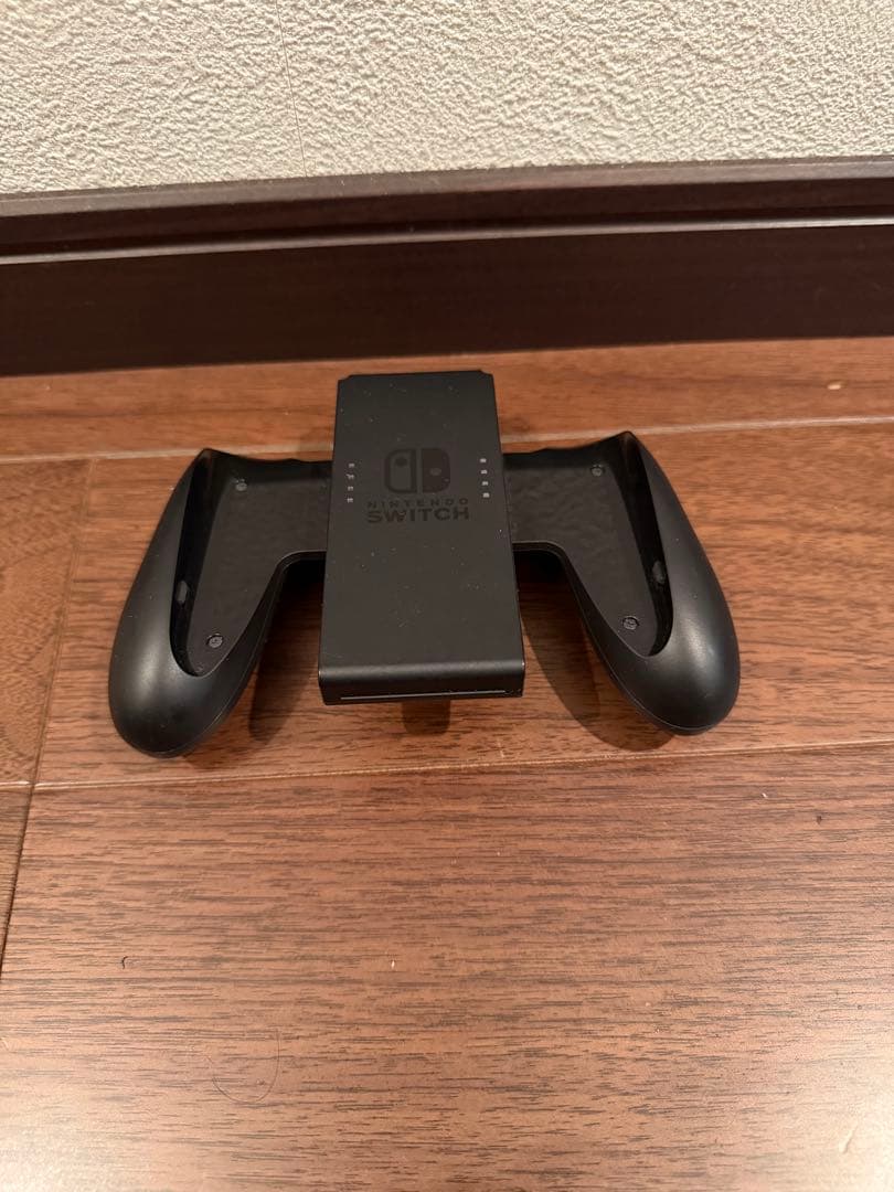 Nintendo Switch 本体 + コントローラー + 付属品 ※箱無し