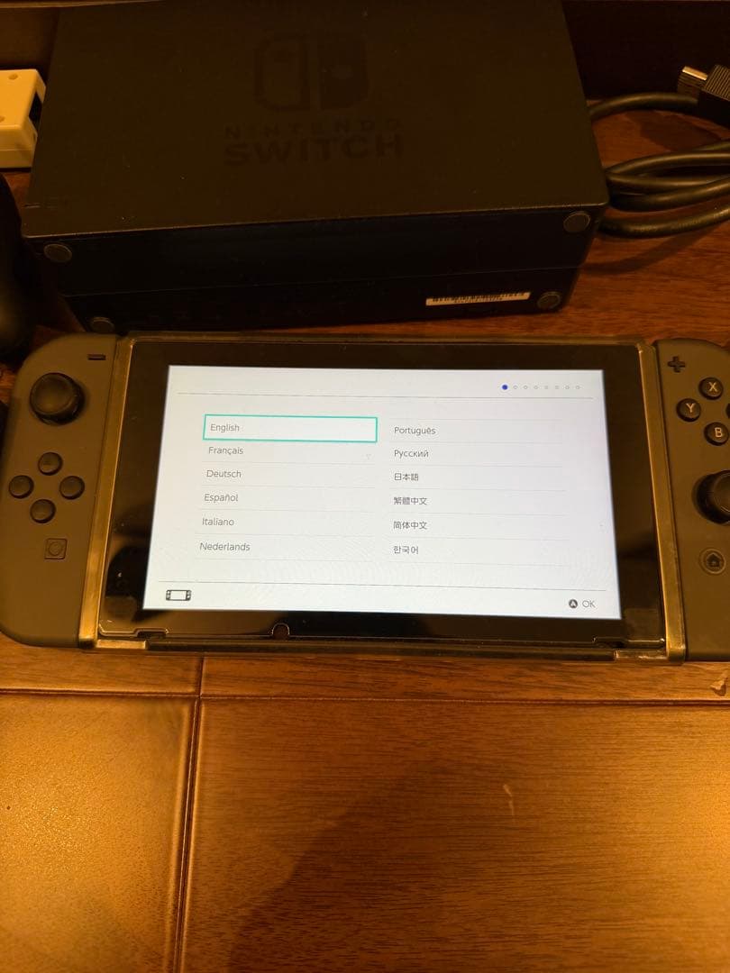Nintendo Switch 本体 + コントローラー + 付属品 ※箱無し