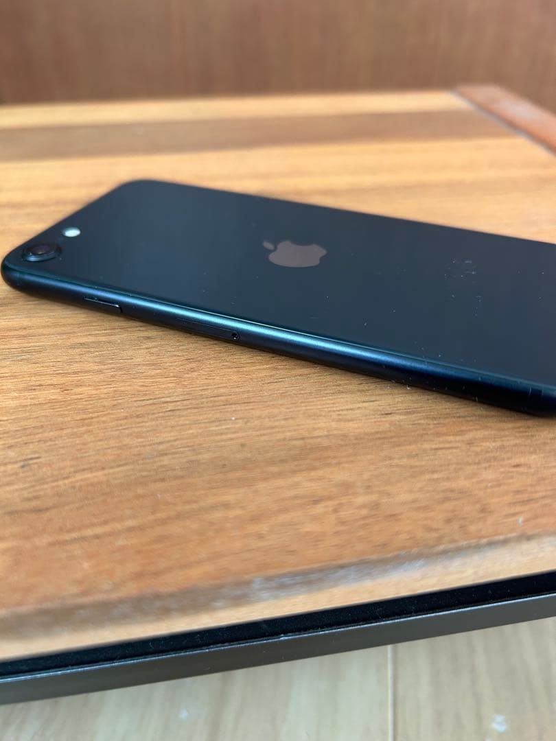 iPhone SE 第2世代 64GB