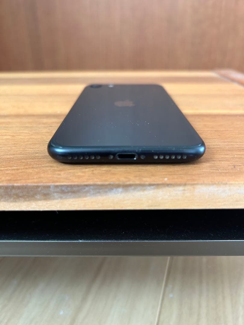 iPhone SE 第2世代 64GB