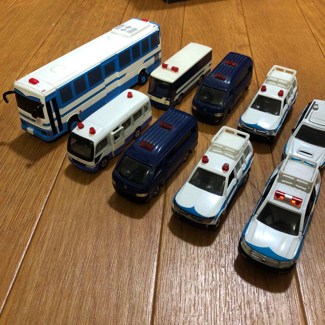 機動隊警察右翼ランドクルーザーパジェロハイエースセルシオ警護車