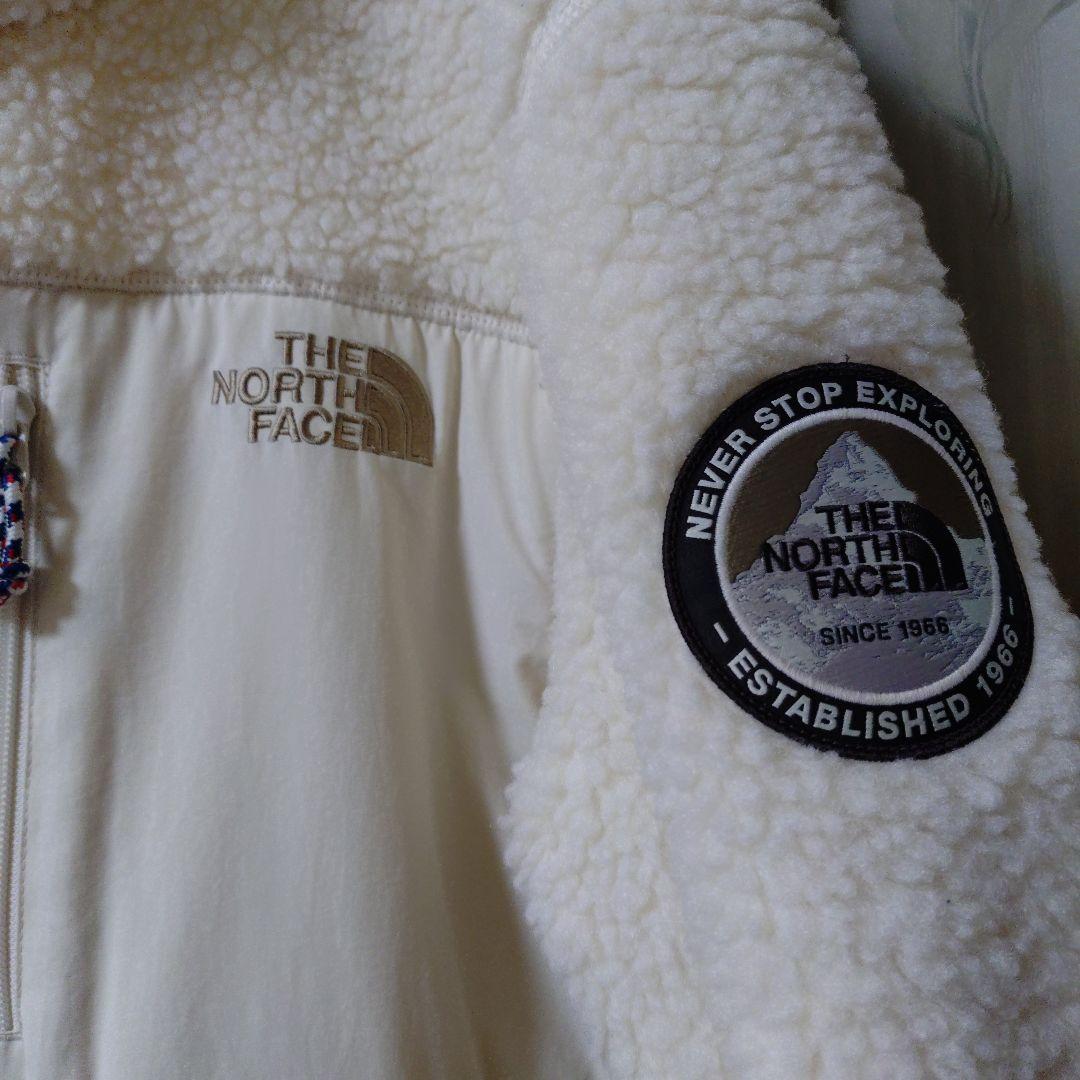 ノースフェイス　白色ボアジャケット